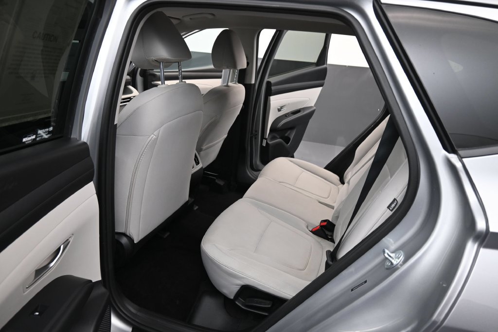 Certified 2025 Hyundai Tucson SEL FWD image 11