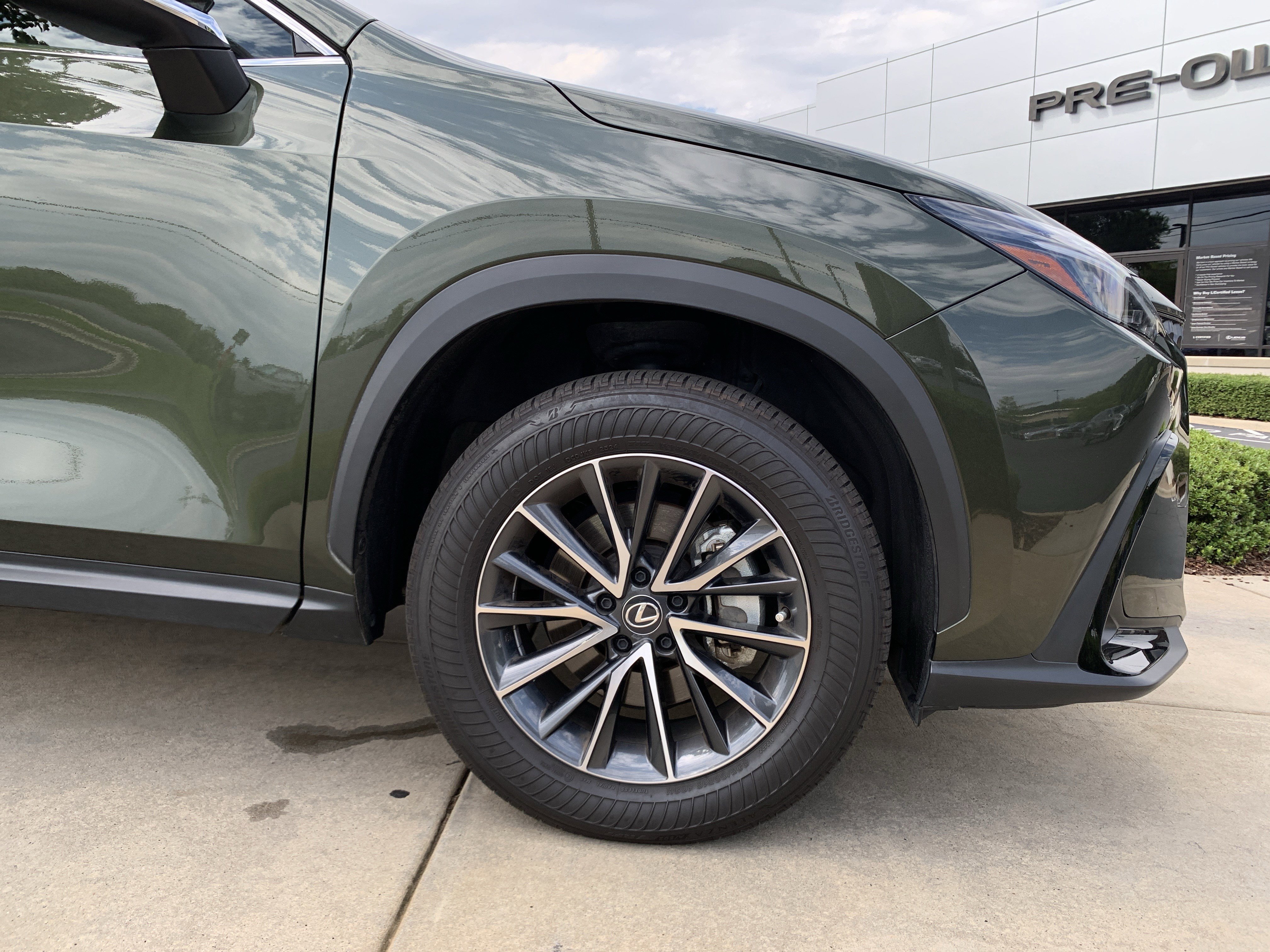 Used 2025 Lexus NX 250 FWD w/ Towing Package (2000 Lbs) image 13