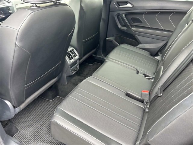 Used 2023 Volkswagen Tiguan SE R-Line image 19
