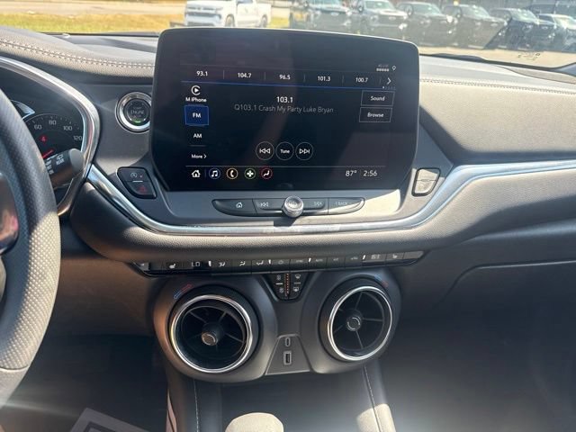Used 2025 Chevrolet Blazer LT FWD image 15