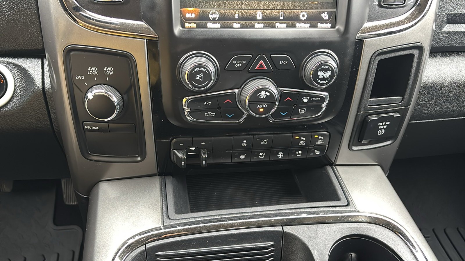 Used 2018 RAM 2500 Laramie w/ Sport Appearance Group image 16