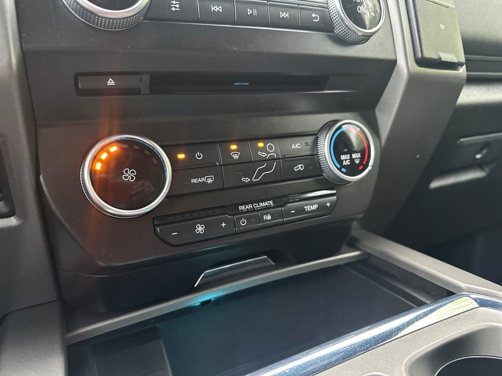 Used 2018 Ford Expedition XLT AWD/4WD image 11