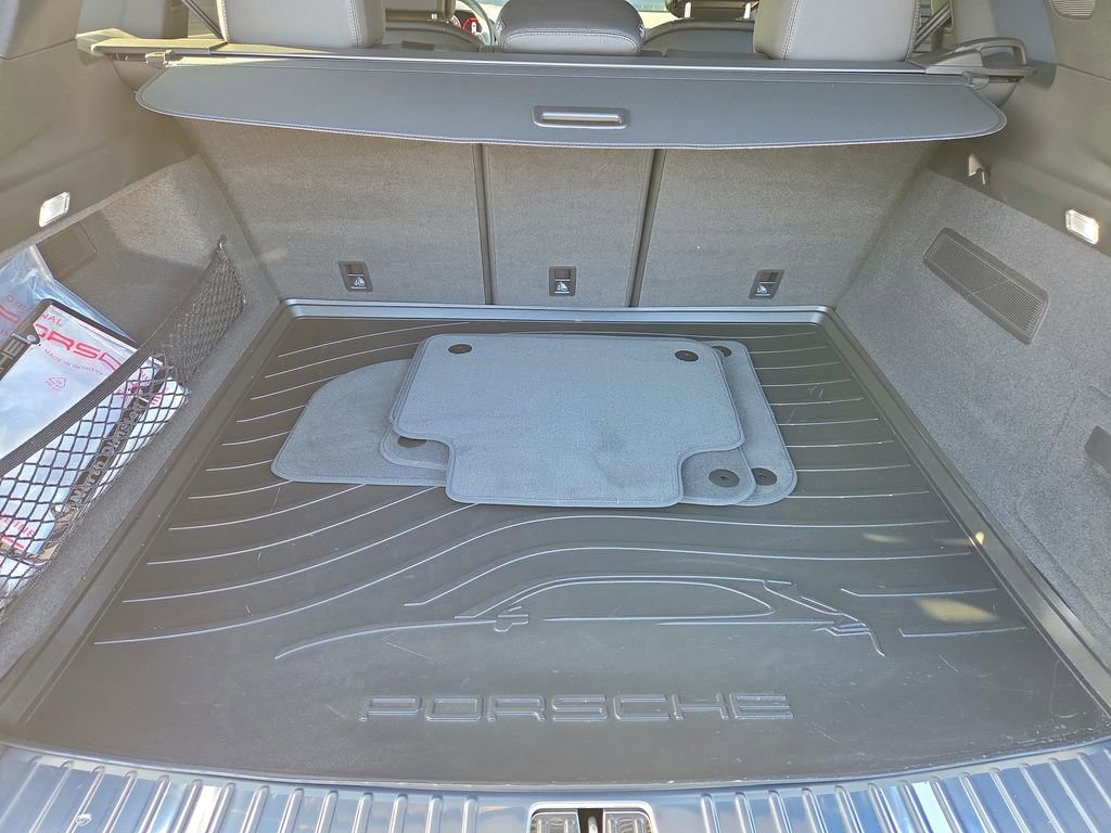 Certified 2025 Porsche Cayenne image 31