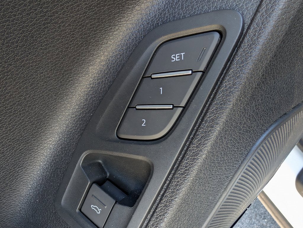 Used 2025 Audi Q3 2.0T Premium Plus image 16