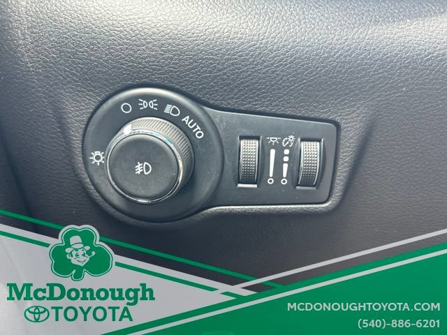 Used 2025 Jeep Compass Trailhawk AWD/4WD image 17