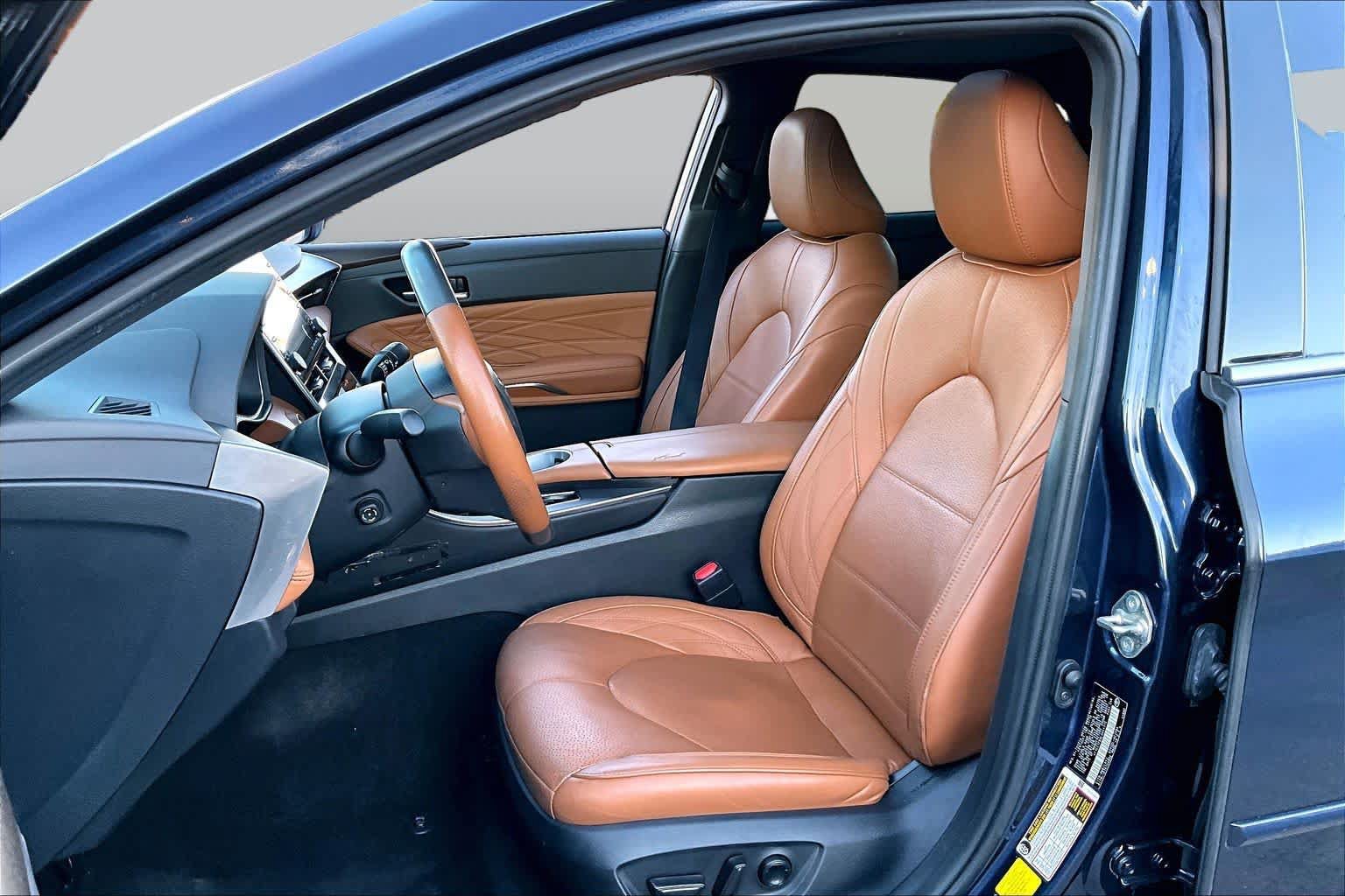 Used 2020 Toyota Avalon Limited FWD image 8