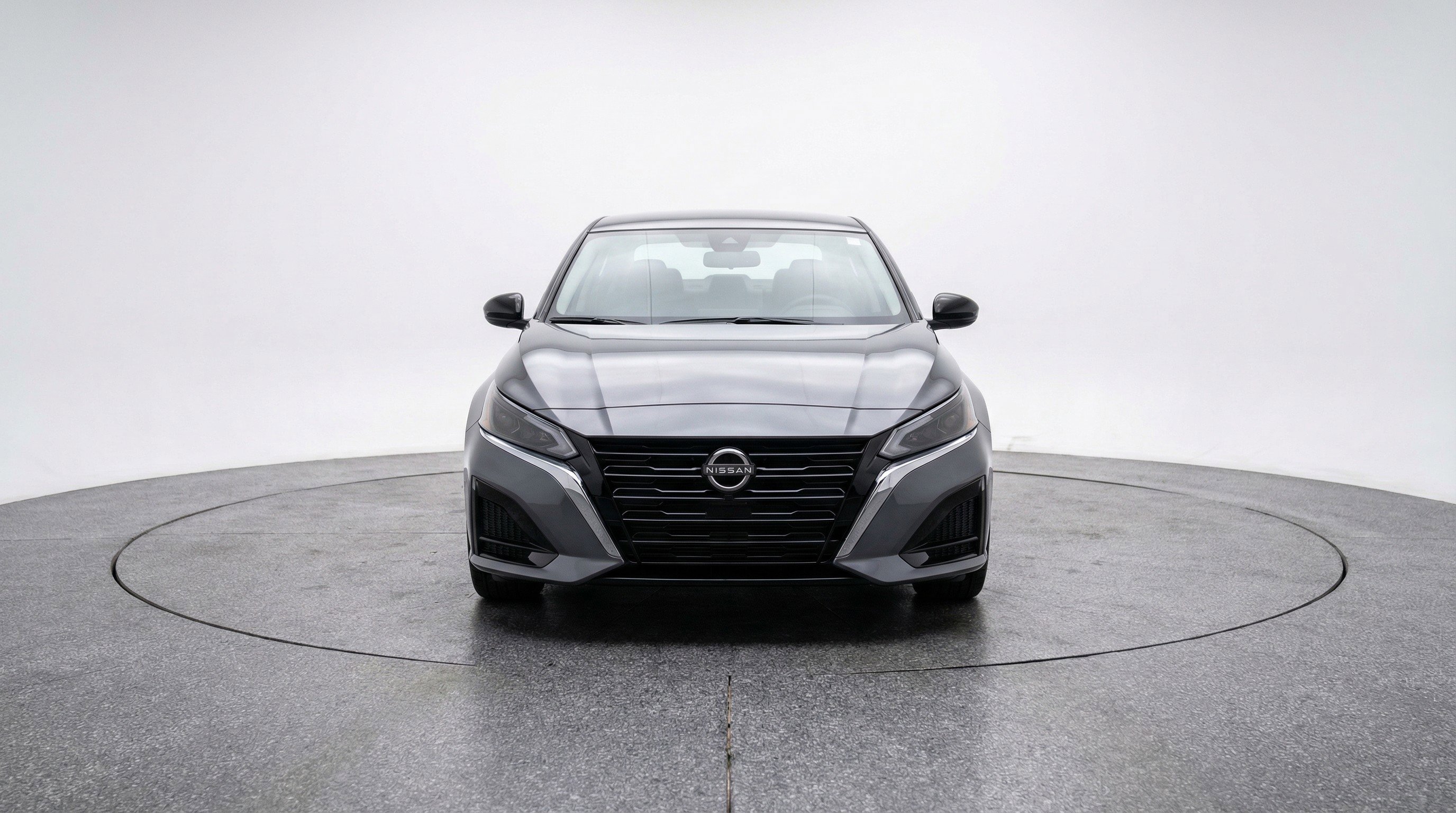 Used 2025 Nissan Altima 2.5 SV image 2