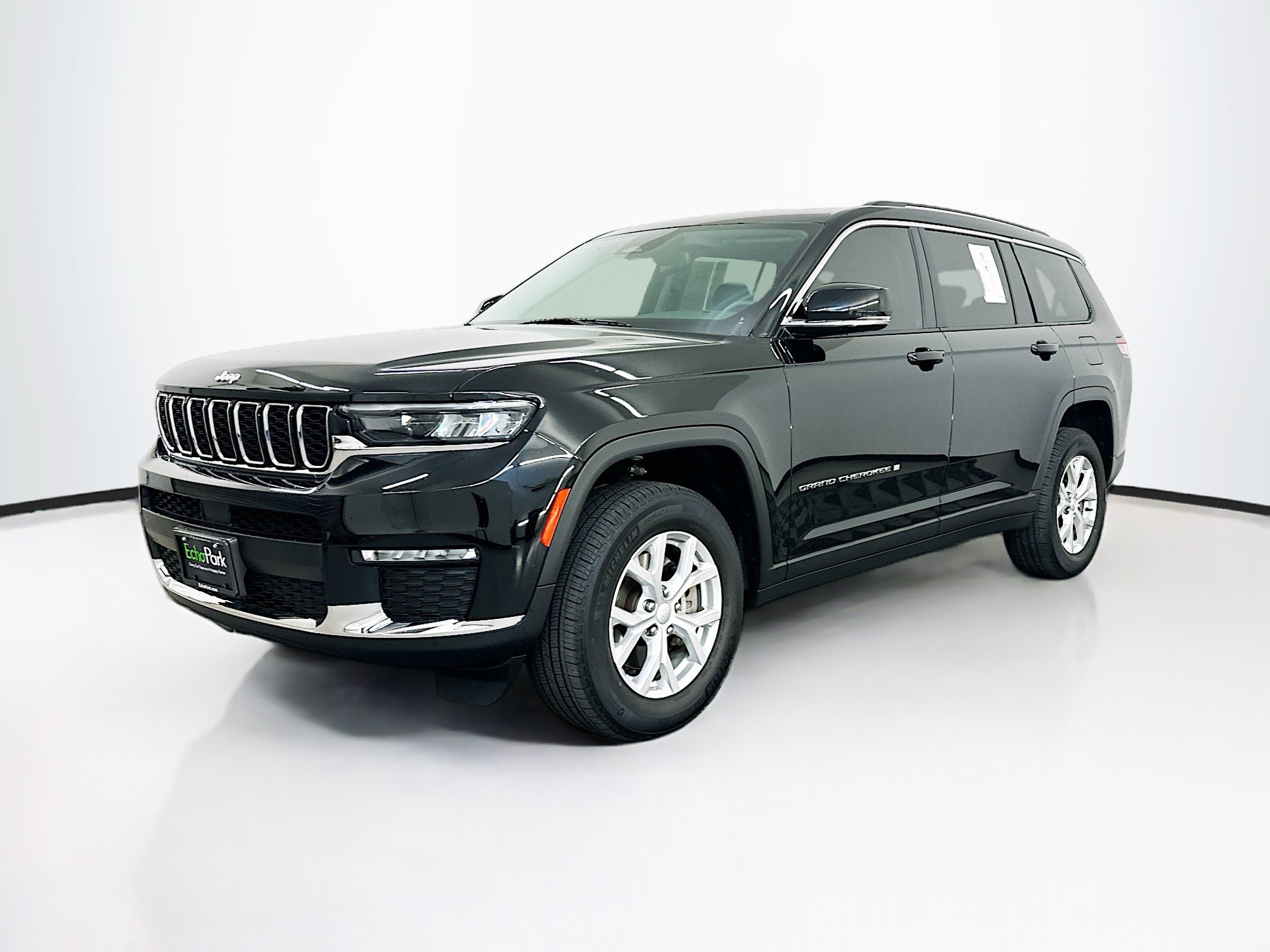 Used 2023 Jeep Grand Cherokee L Limited AWD/4WD image 3