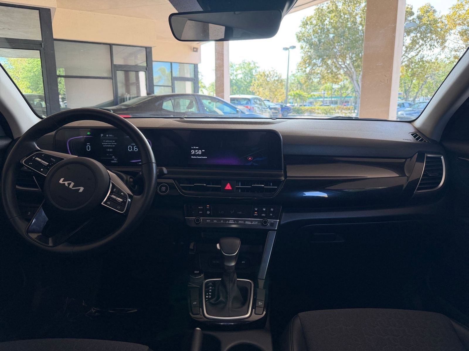 Used 2025 Kia Seltos S FWD image 29