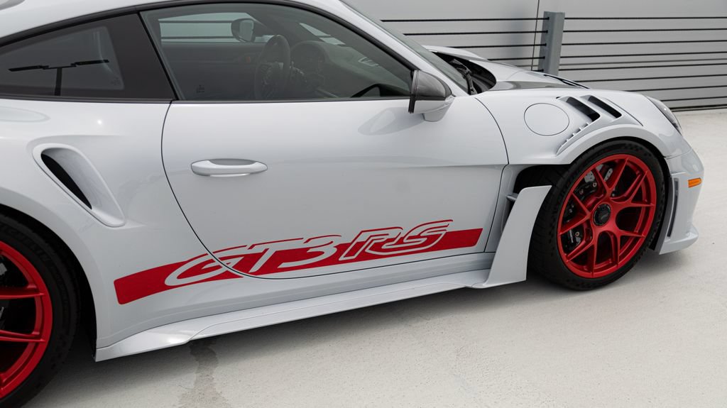 Certified 2025 Porsche 911 GT3 RS RWD image 6