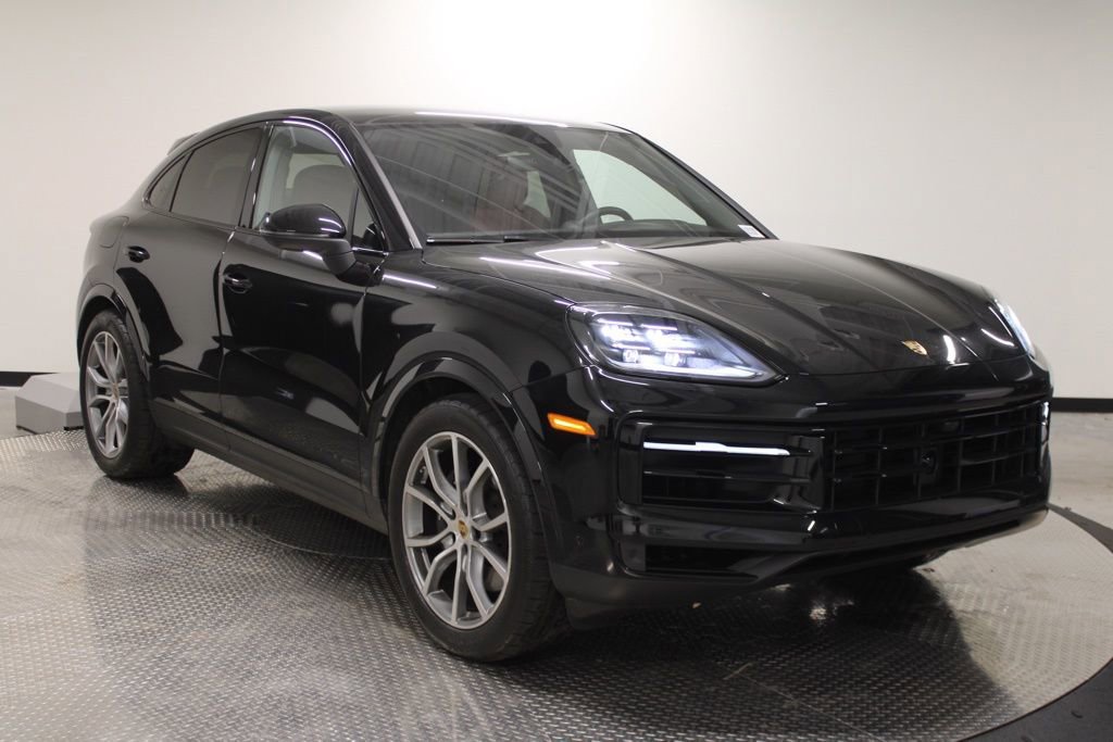 Certified 2025 Porsche Cayenne Coupe image 9