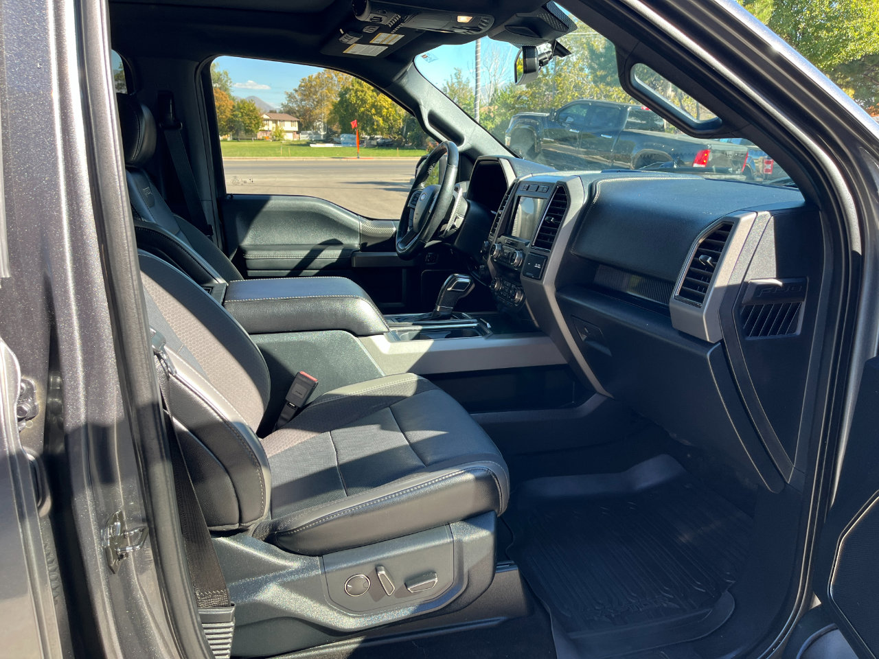 Used 2020 Ford F150 Raptor w/ Equipment Group 802A Luxury image 7