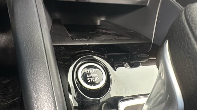 New 2025 Nissan Versa SR w/ Trunk Package image 21