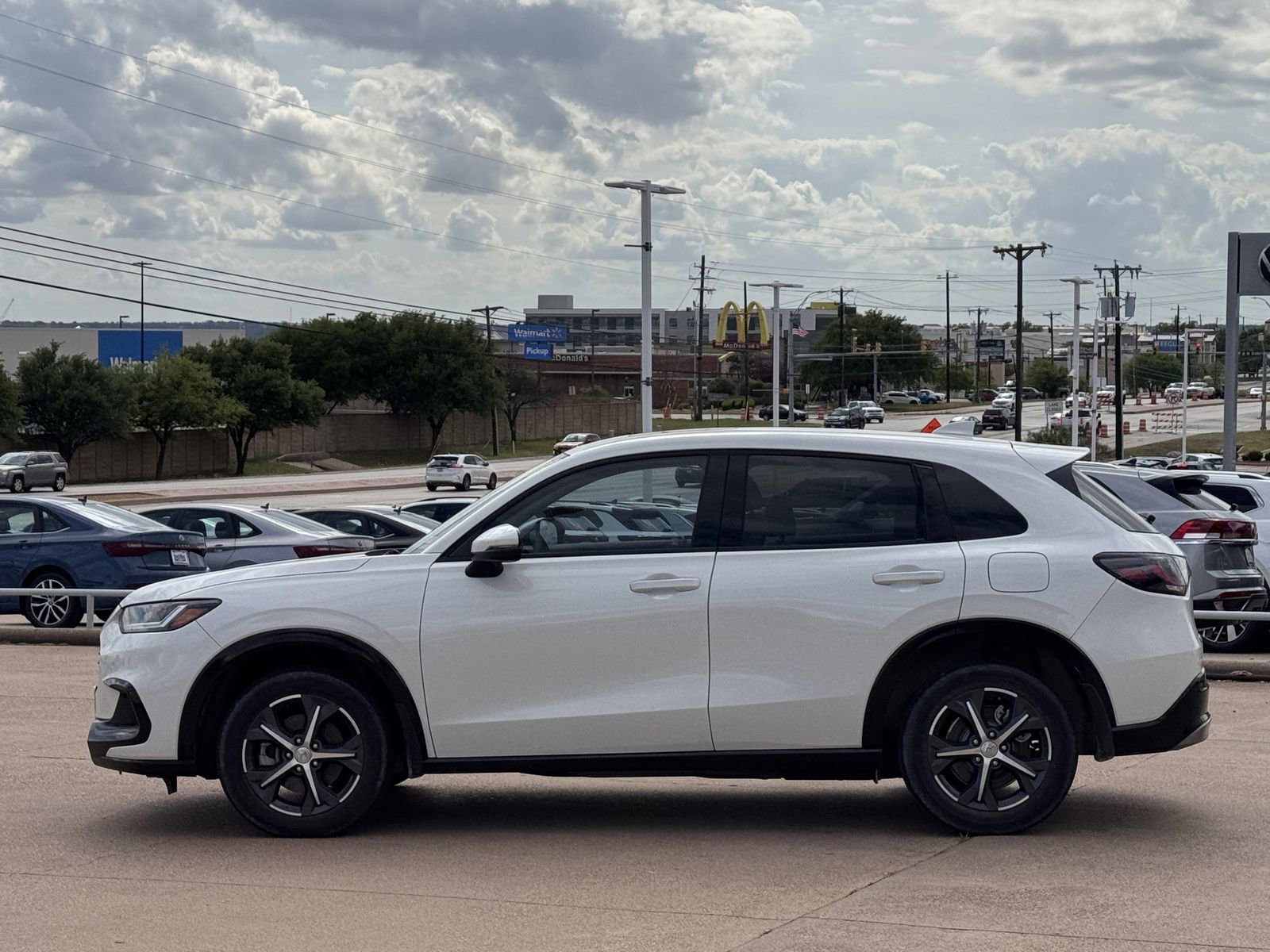 Used 2023 Honda HR-V EX-L image 7