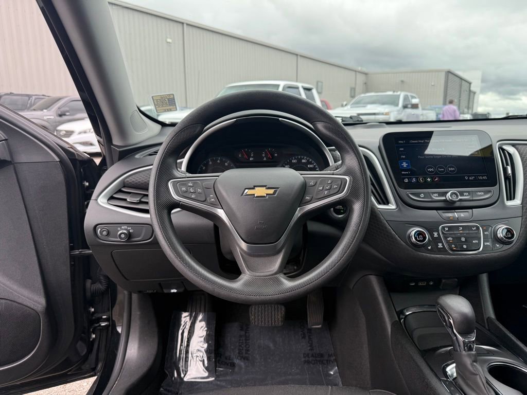Used 2023 Chevrolet Malibu LT image 13