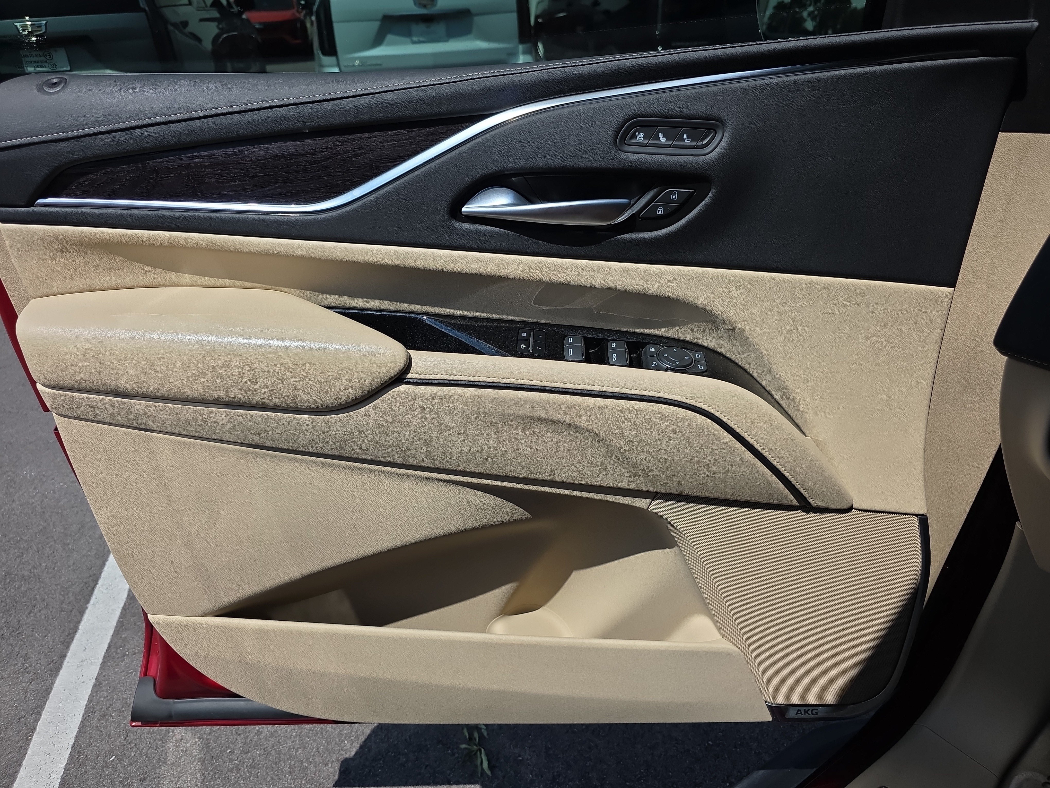 Used 2023 Cadillac Escalade Premium Luxury AWD/4WD image 20