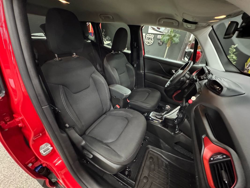 Used 2022 Jeep Renegade Latitude w/ Convenience Group AWD/4WD image 20