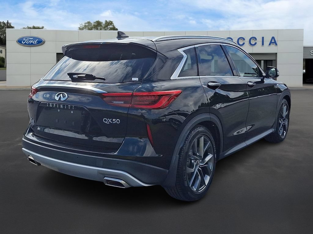 Used 2019 INFINITI QX50 Essential w/ Sensory Package AWD/4WD image 4