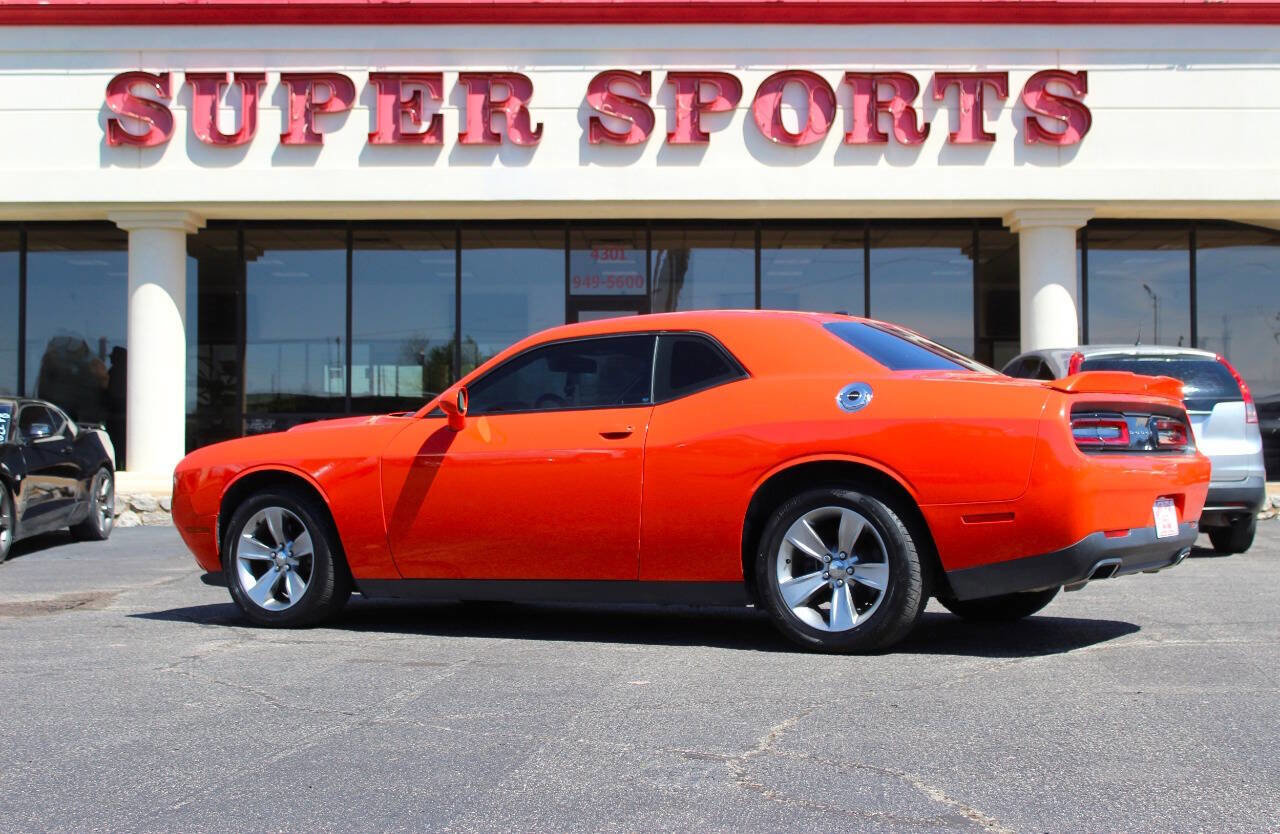Used 2019 Dodge Challenger SXT RWD image 5