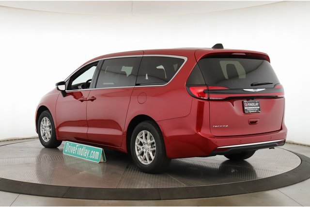 New 2026 Chrysler Pacifica Select image 8