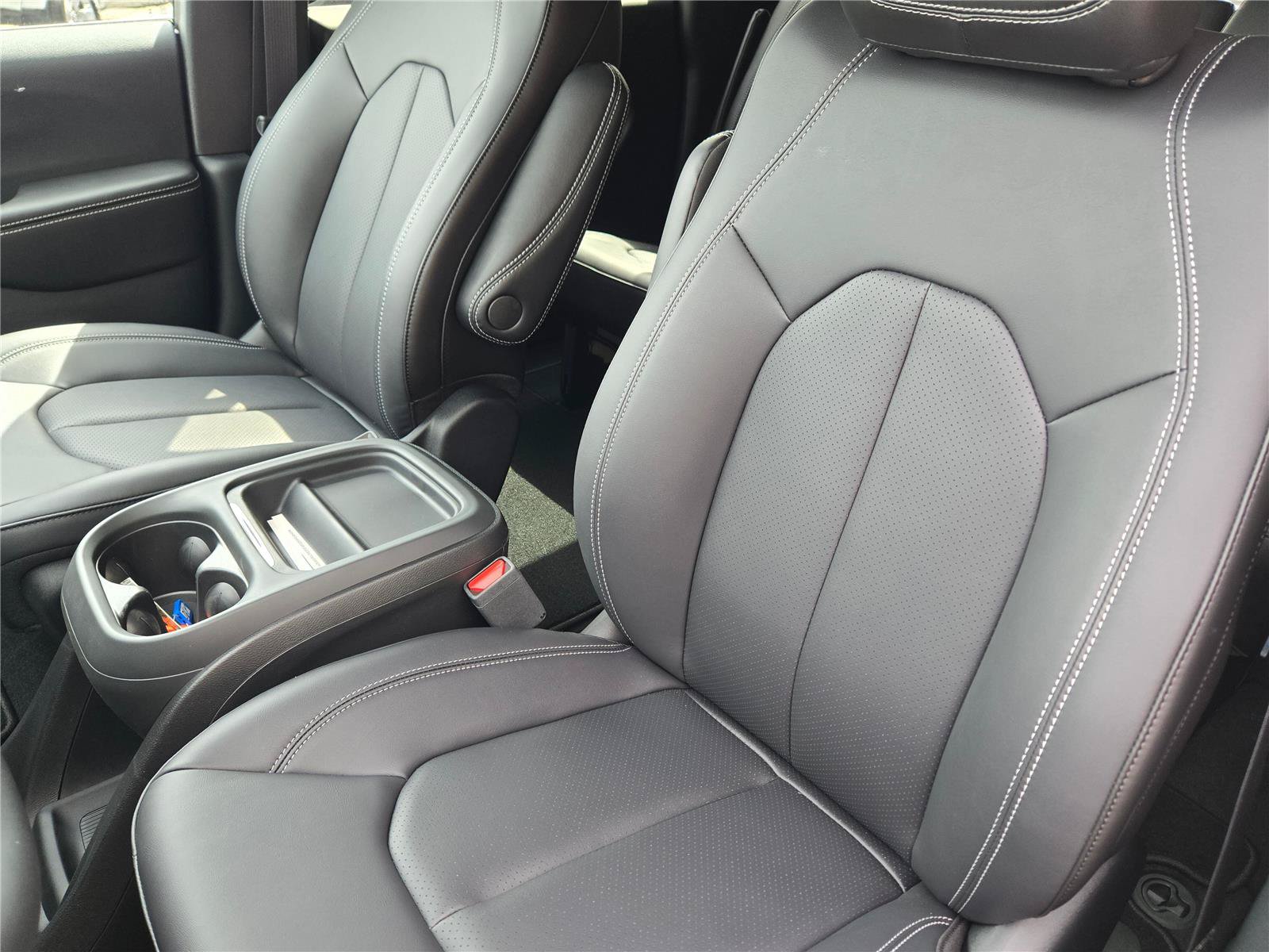 New 2027 Chrysler Pacifica Select FWD image 21