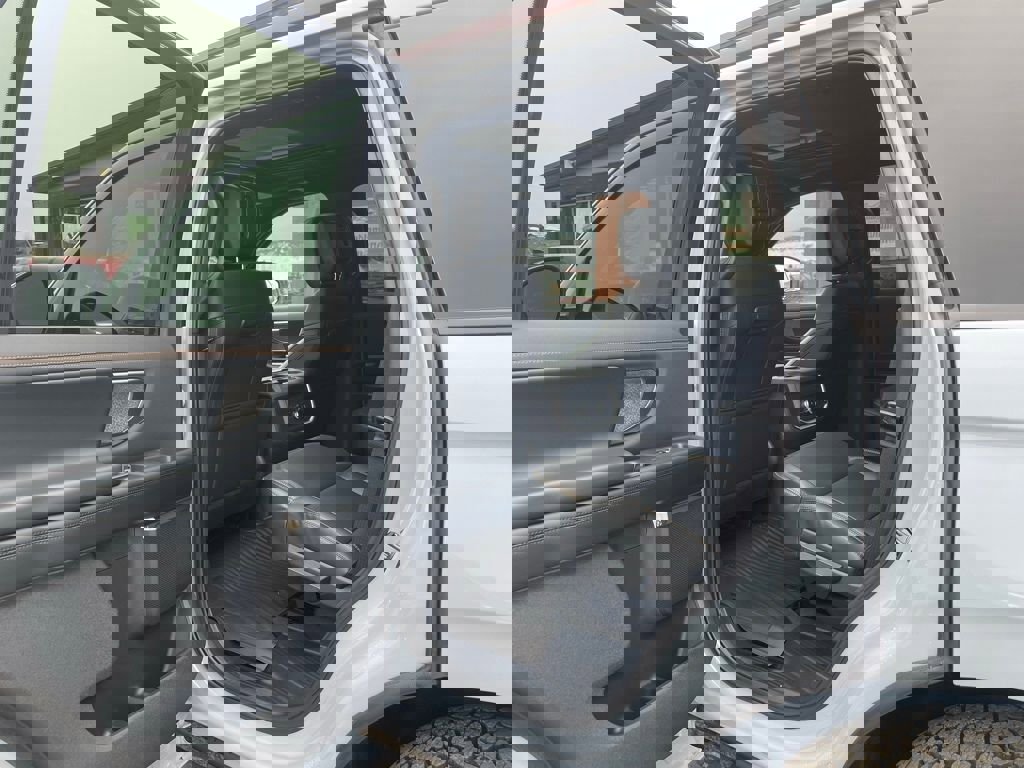 New 2026 Ford Expedition Tremor image 16