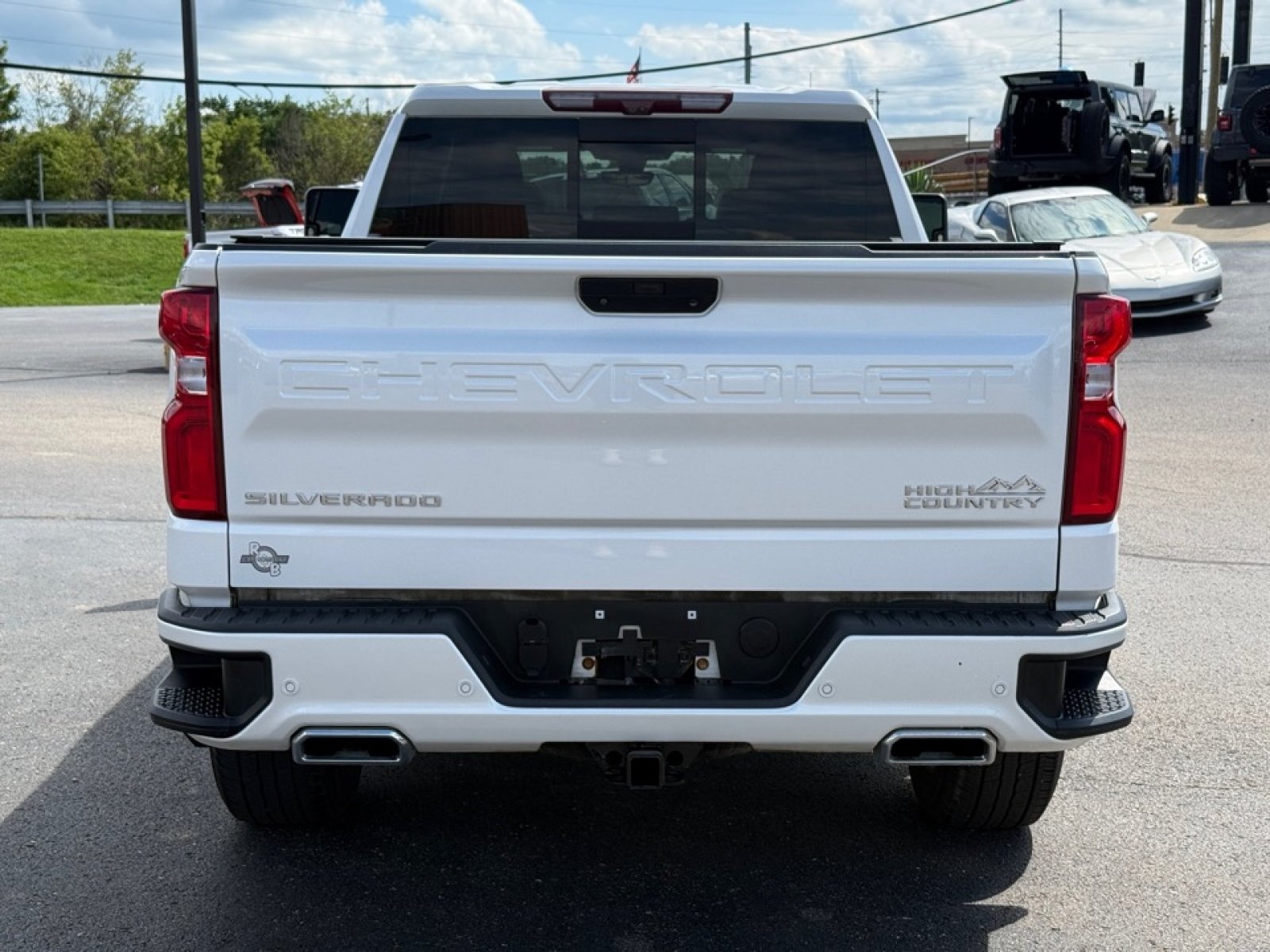 Used 2020 Chevrolet Silverado 1500 High Country w/ Technology Package AWD/4WD image 7
