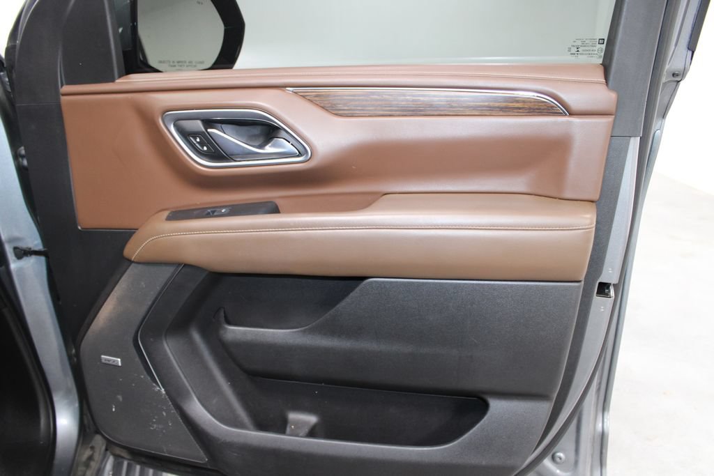 Used 2021 Chevrolet Suburban High Country RWD image 25