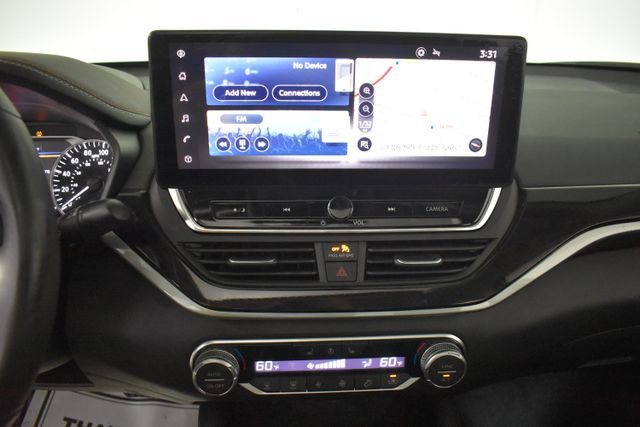 Used 2024 Nissan Altima 2.0 SR FWD image 19