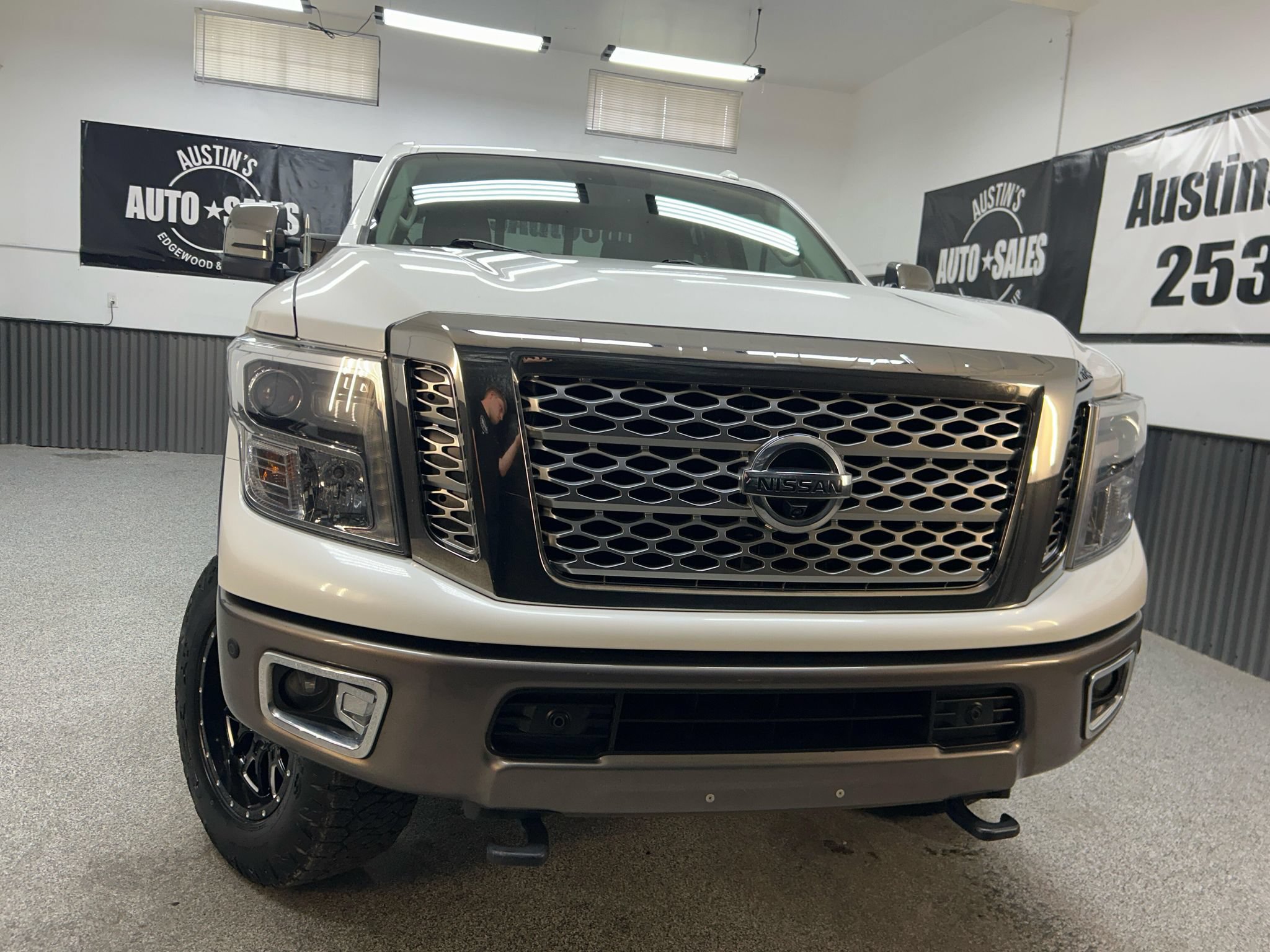 Used 2016 Nissan Titan Platinum Reserve AWD/4WD image 2