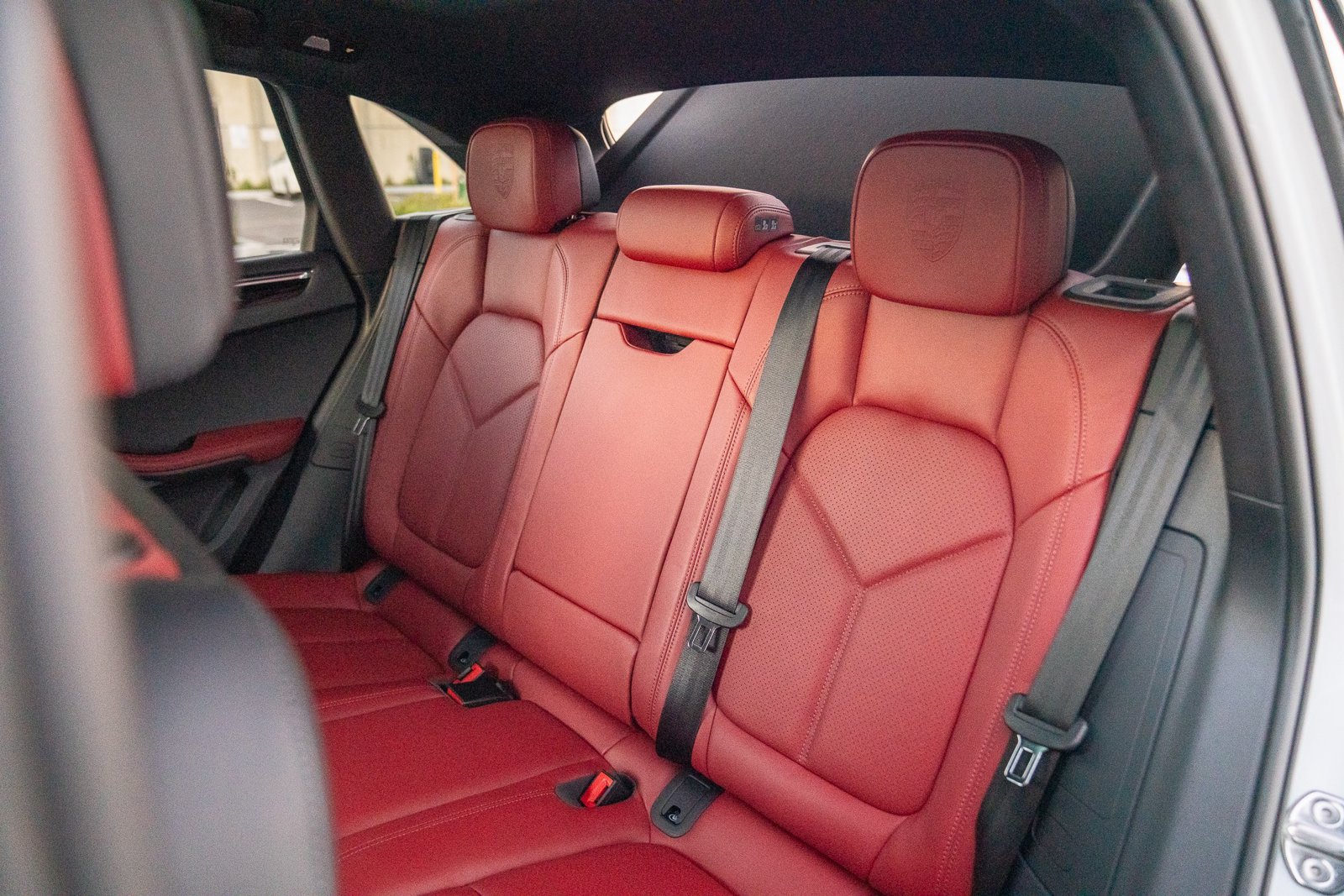 Certified 2026 Porsche Macan Turbo AWD/4WD image 24