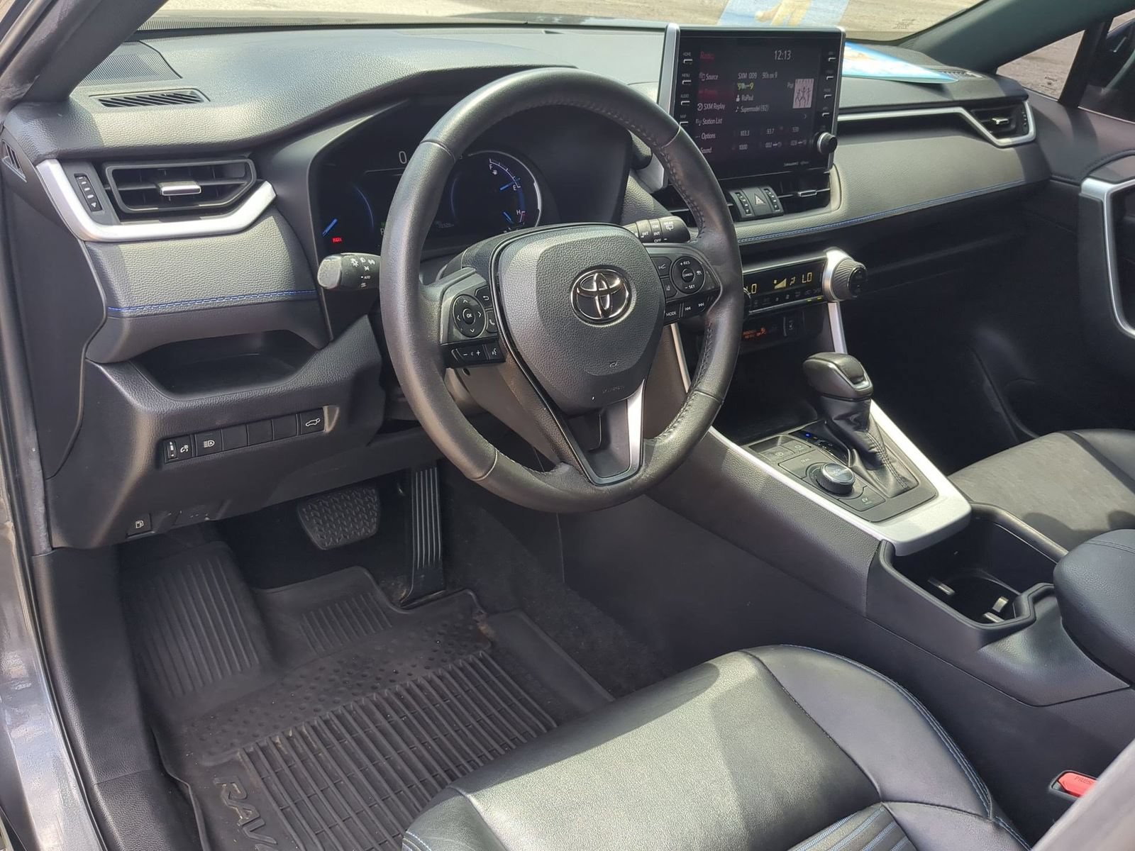 Used 2022 Toyota RAV4 XSE AWD/4WD image 10