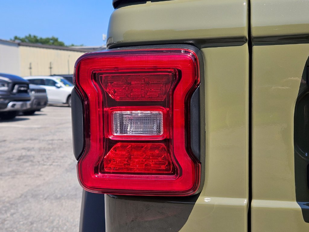 Used 2026 Jeep Wrangler Unlimited Sport AWD/4WD image 9