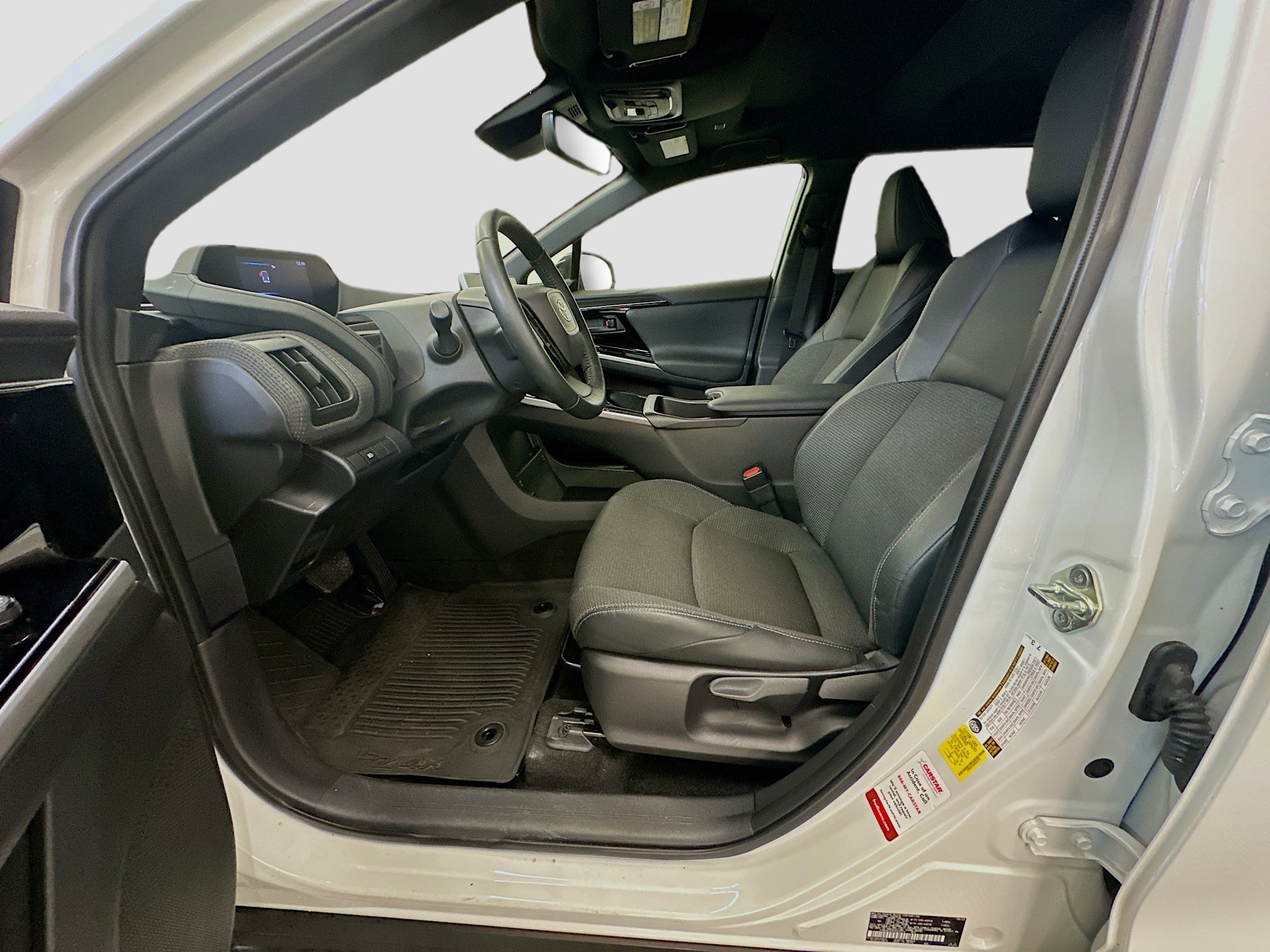 Used 2023 Toyota bZ4X XLE w/ Weather Package image 13