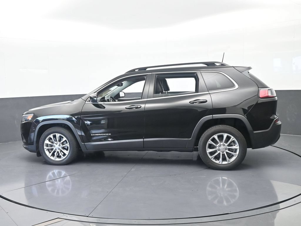 Used 2022 Jeep Cherokee Latitude Lux FWD image 3
