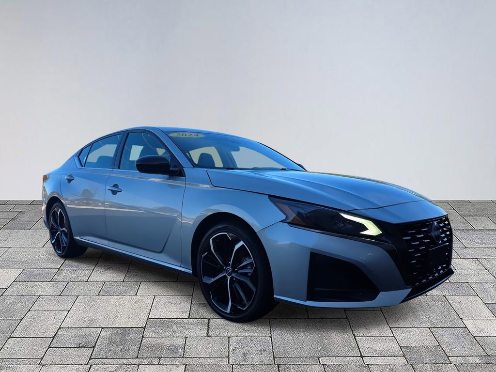 Used 2024 Nissan Altima 2.5 SR image 1