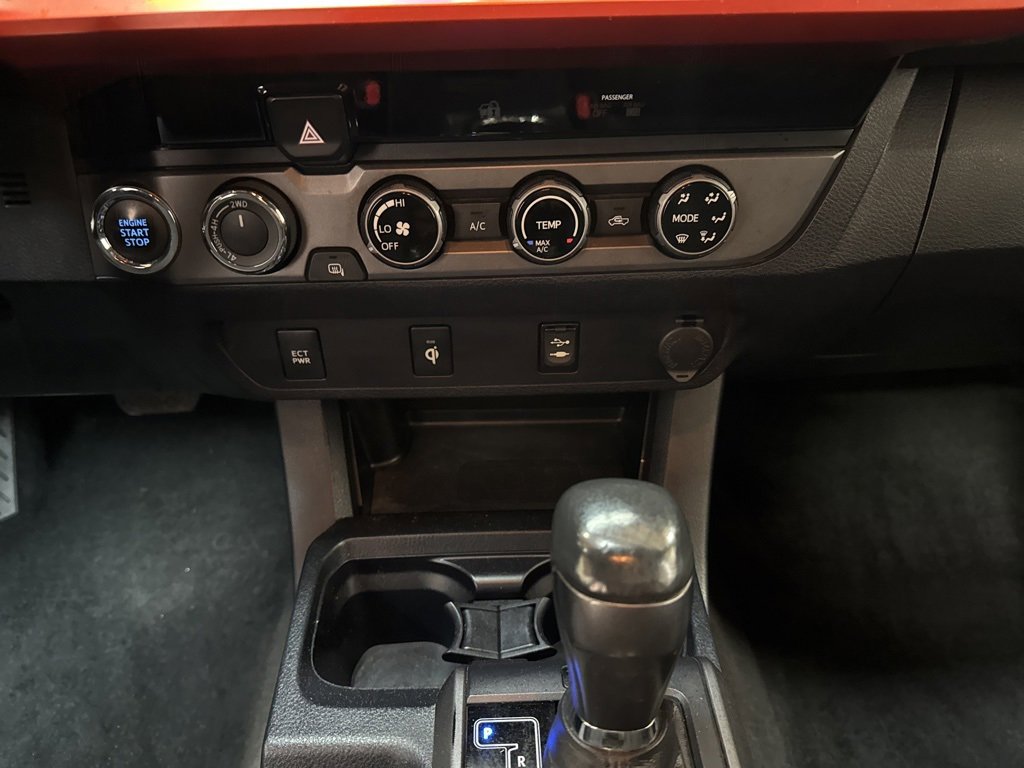 Used 2017 Toyota Tacoma TRD Sport image 19