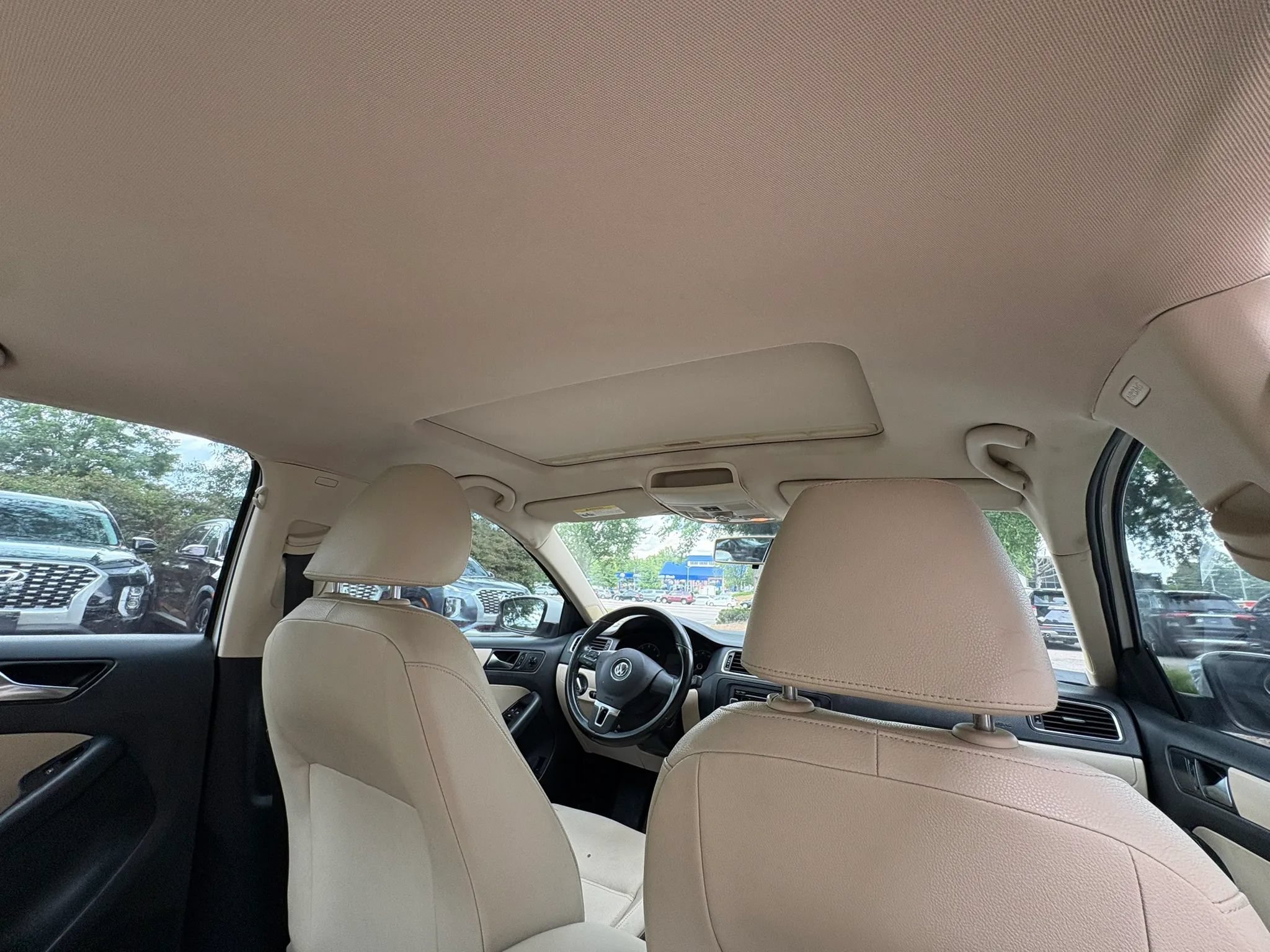 Used 2011 Volkswagen Jetta SE FWD image 16