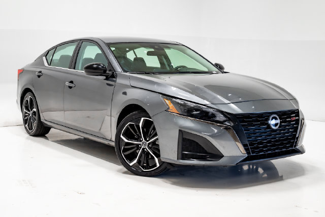 Used 2025 Nissan Altima 2.5 SR FWD image 5