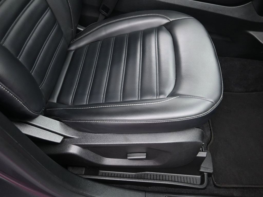 Used 2024 Ford Edge SEL image 33