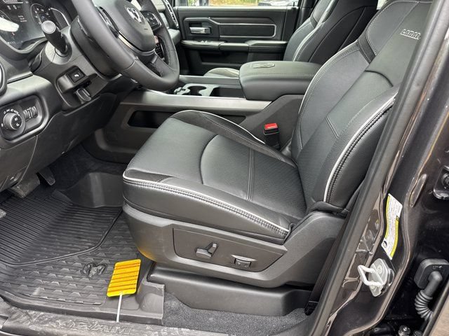 New 2026 RAM 3500 Laramie AWD/4WD image 9