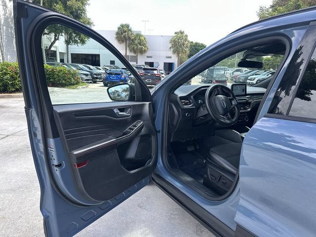 Used 2025 Ford Escape ST-Line FWD image 22