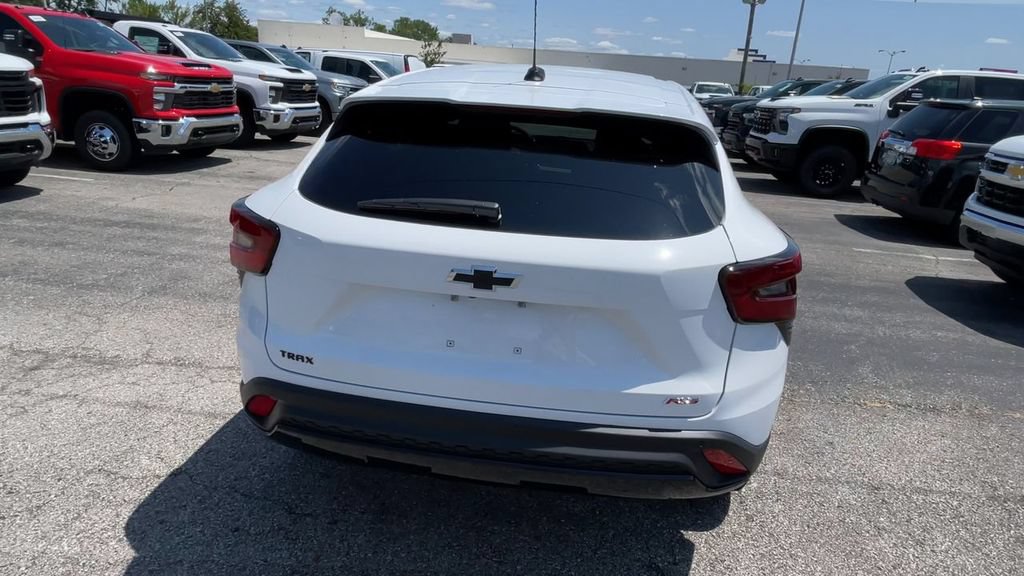 New 2026 Chevrolet Trax RS w/ Driver Confidence Package FWD image 9
