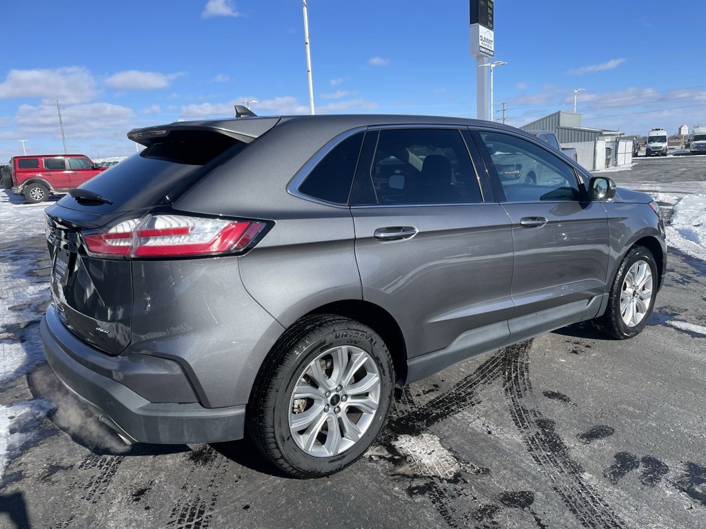 Used 2023 Ford Edge Titanium image 3