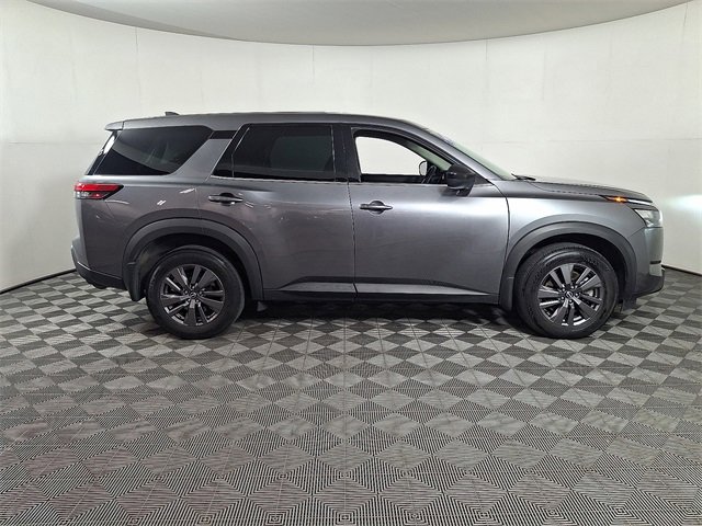 Used 2024 Nissan Pathfinder S image 11