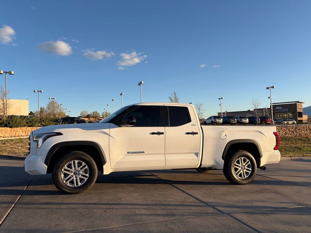 Used 2022 Toyota Tundra SR5 w/ SR5 Convenience Package RWD image 5