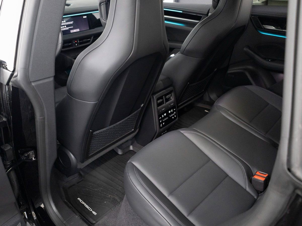 New 2025 Porsche Macan 4S Electric image 23