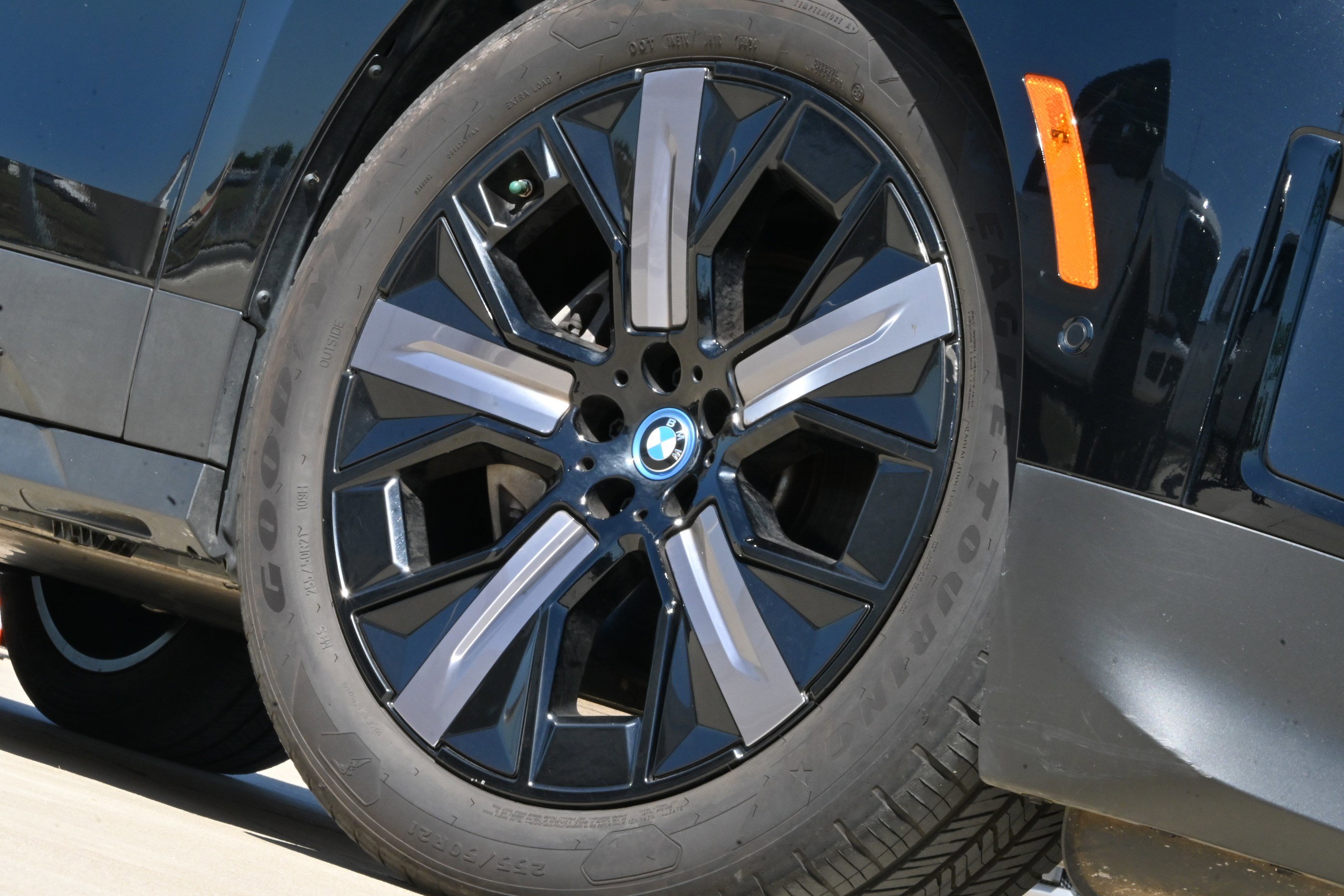 Certified 2023 BMW iX xDrive50 w/ Premium Package image 11