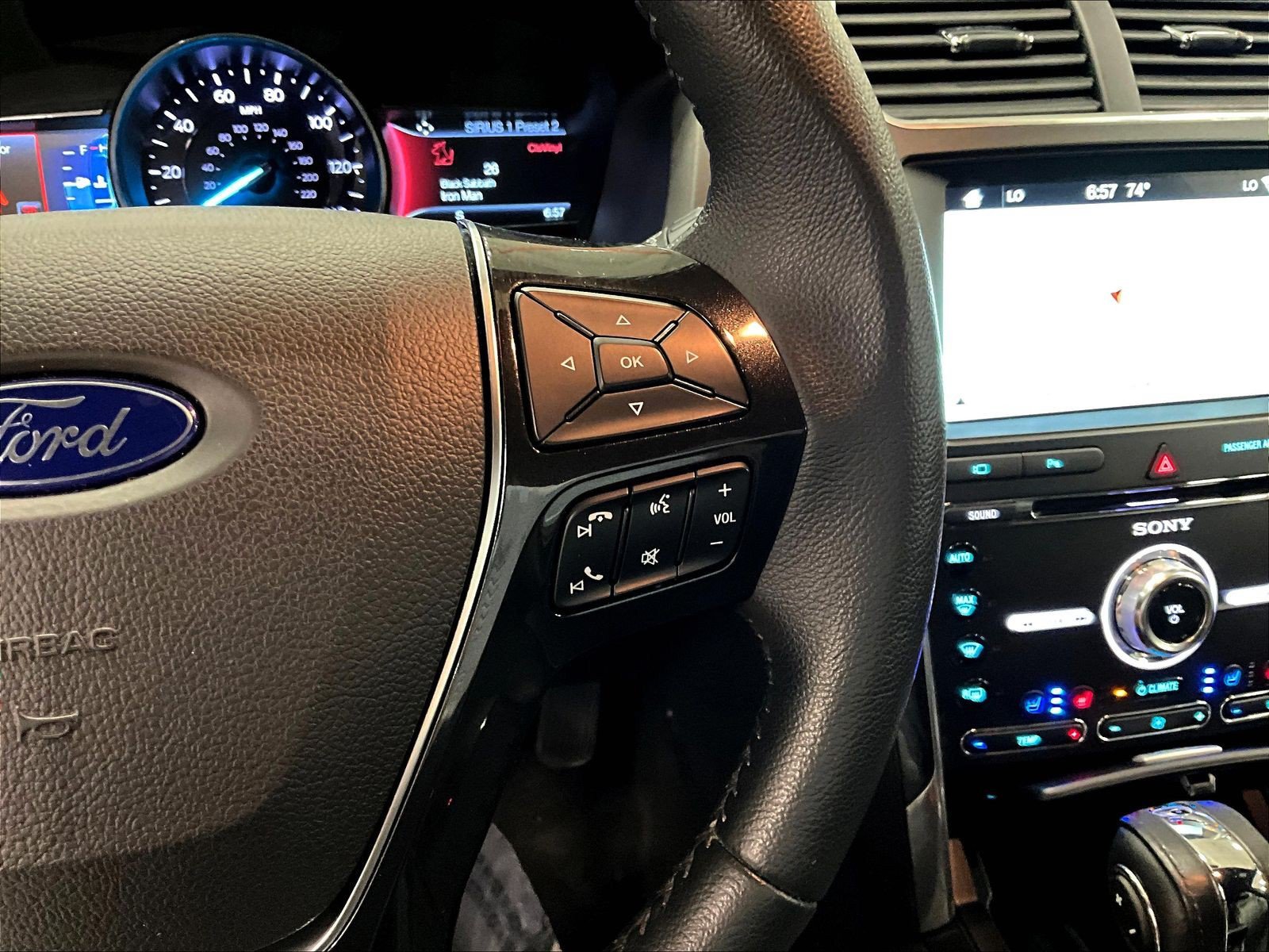Used 2018 Ford Explorer Limited AWD/4WD image 12