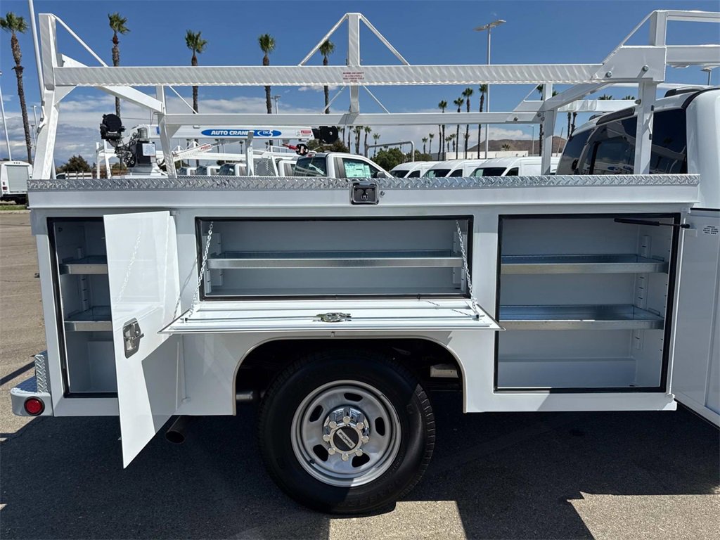 New 2025 Ford F350 XL w/ XL Chrome Package image 19